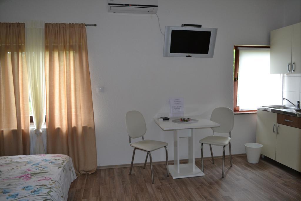 Guesthouse Zalac Слуни Экстерьер фото