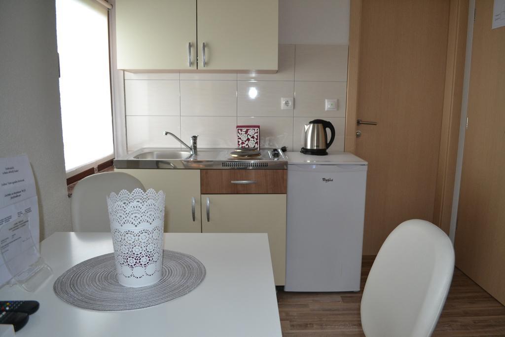 Guesthouse Zalac Слуни Экстерьер фото