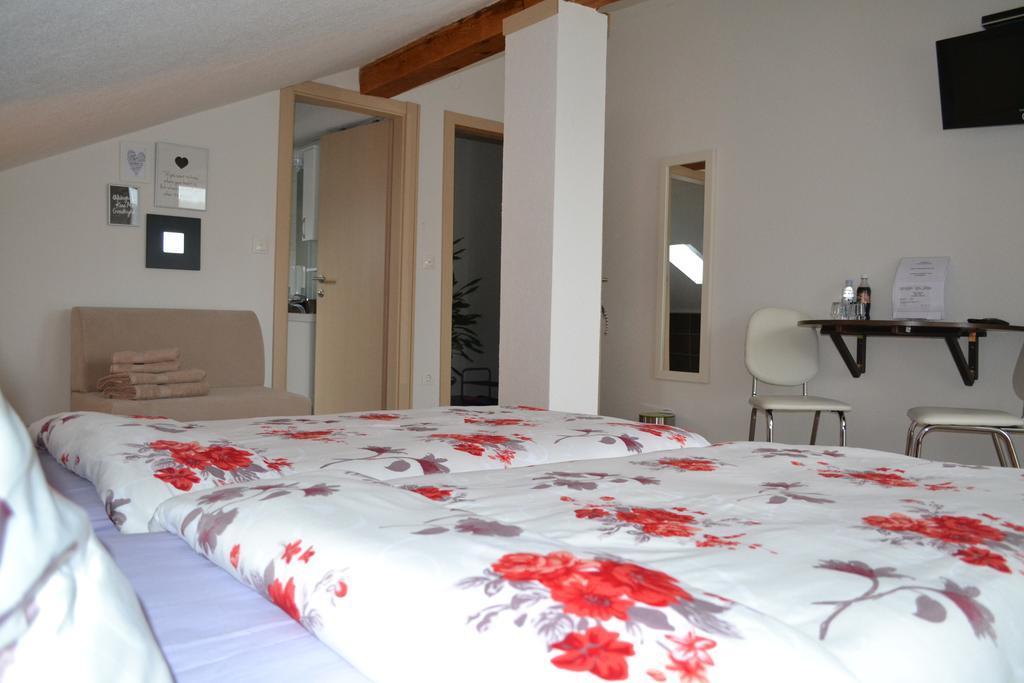 Guesthouse Zalac Слуни Экстерьер фото