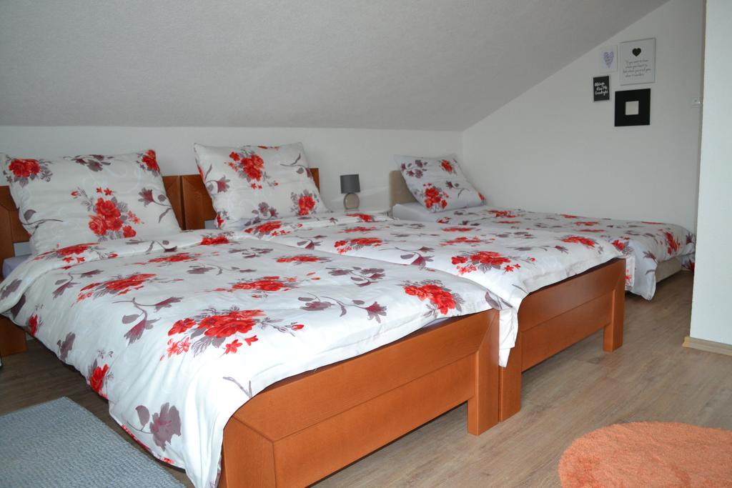 Guesthouse Zalac Слуни Экстерьер фото