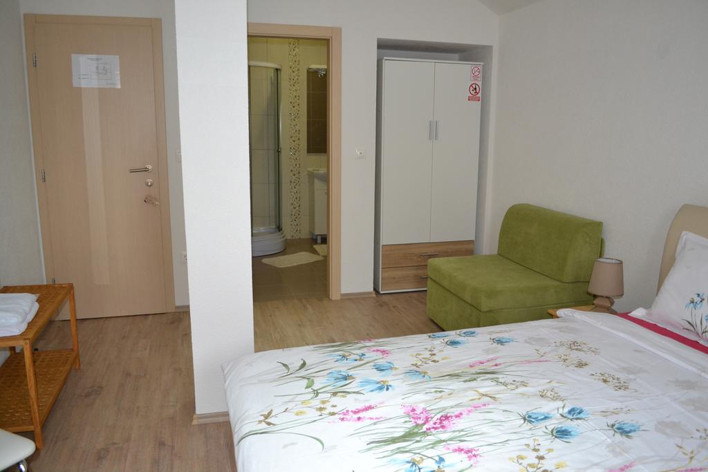 Guesthouse Zalac Слуни Экстерьер фото