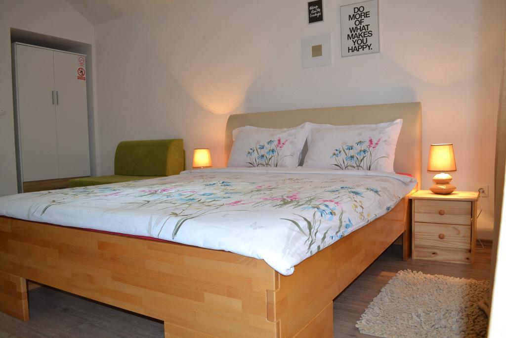 Guesthouse Zalac Слуни Экстерьер фото
